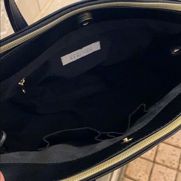 Kenneth Cole Reaction Bag - Picture 4 of 8